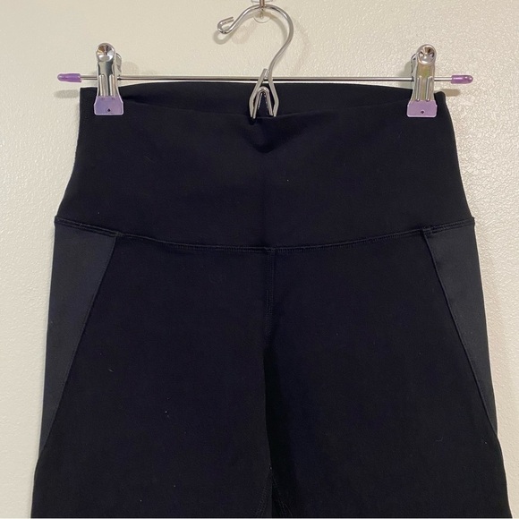 Alo Leggings Women’s Size Small Black Laser cutout Crop Black Leggings - Picture 5 of 11